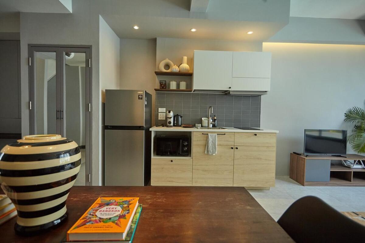 Spacious Duplex 2 Bedroom Max 6 Guests - 3 Min Walk To Bts Nana * Bangkok